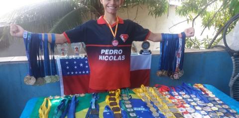 Filho de obidense, está defendendo a seleção brasileira de natação em Guayaquil no Equador.