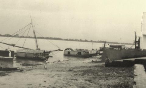 Porto de Óbidos em 1965, embarcações típicas da região